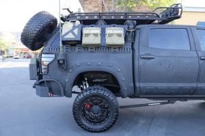 Toyota Tundra CrewMax 4x4 Zombie Apocalypse 2013 года 
